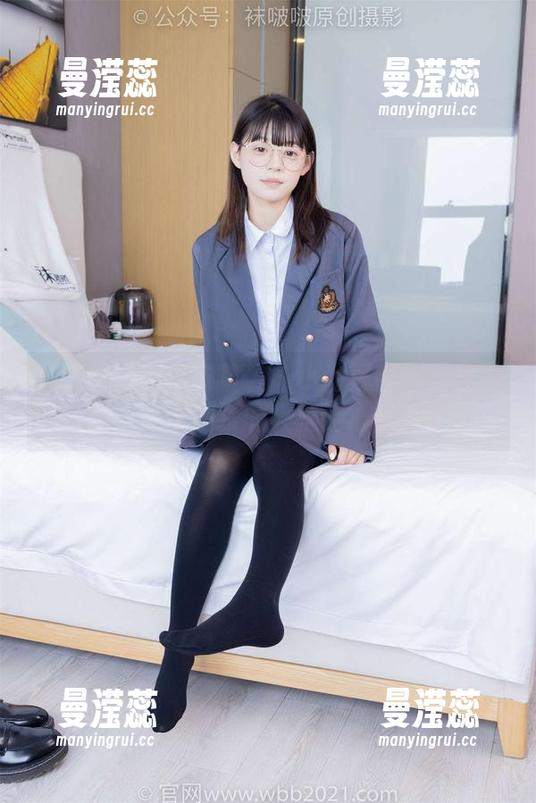 BoBoSocks袜啵啵 - 小甜豆带你穿越网盘：除夕快乐的大型走心写真！
