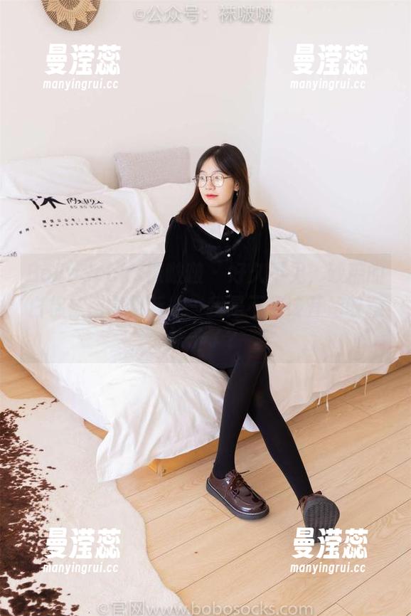 BoBoSocks袜啵啵 - 好久不见，砂糖的白棉袜图集更新——我是不是该开始收藏袜子了？