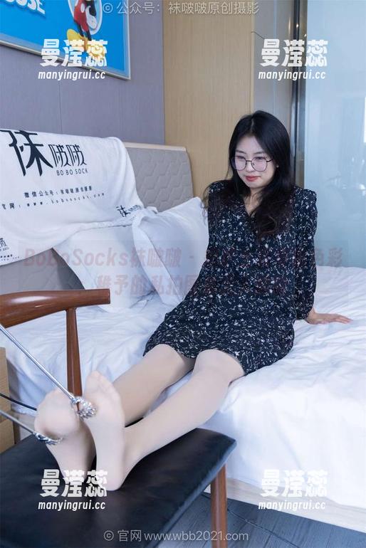 BoBoSocks袜啵啵 - 把护士装穿出色彩：稚予的私拍图集无人能敌