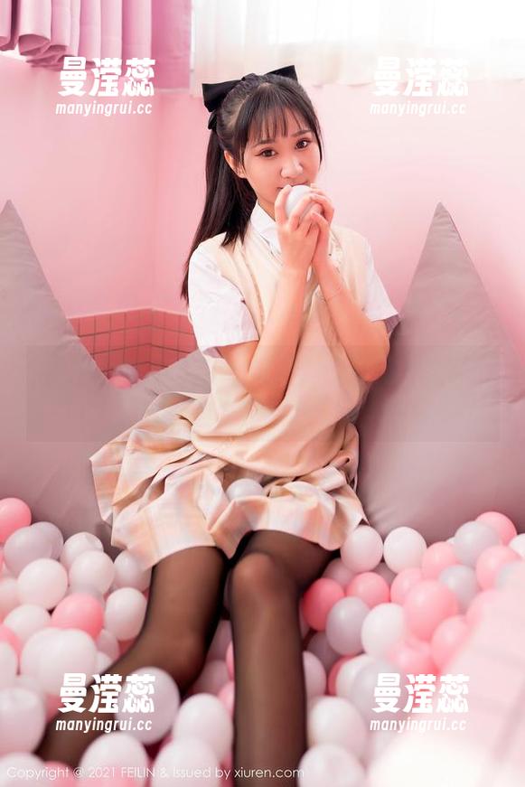 Feilin嗲囡囡 - 施忆佳KITTY的纯白写真：真的是只剩下白了吗？