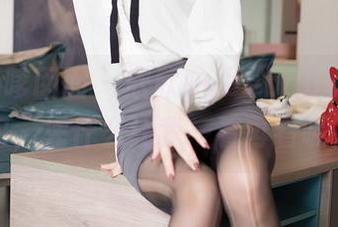 Feilin嗲囡囡 – 欣欣Rubybaby豹纹图包，凭什么让我一看再看呢？