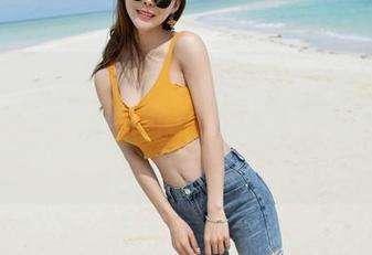 MiStar魅妍社 – 你有没有想过，红裙和私房图集会有怎样的碰撞？FoxYini孟狐狸早就给我们答案了。