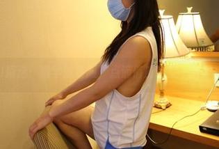 ROSI精选：嫩学妹制服，点滴俏皮带来一丝罪恶感？