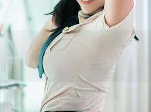TuiGirl推女郎 – 娇羞不已？艾栗栗的肉丝图包，让我忍不住多看几遍。