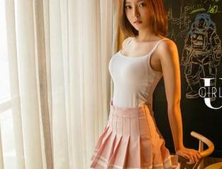 UGirls尤果网 – 徐梓伊白裙图集里的每一张都藏着什么，明明简单却让我时常遐想。