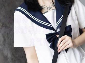 XIAOYU语画界 – 在水的怀抱中：cherry绯月樱的泳池写真集，还有谁在抢我的充气鸭！