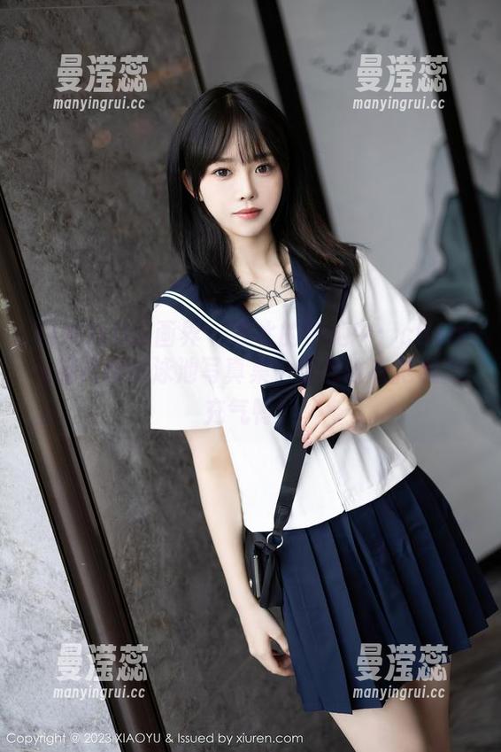 XIAOYU语画界 - 在水的怀抱中：cherry绯月樱的泳池写真集，还有谁在抢我的充气鸭！