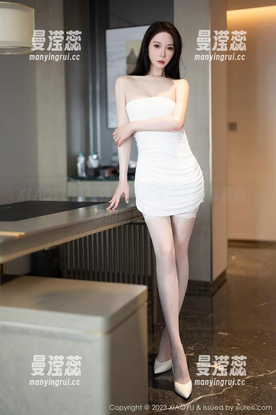 XIAOYU语画界 - 丝袜背景下的林星阑：你的新壁纸选择