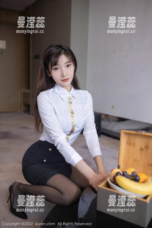Xiuren秀人网 - 精选的户外美图，乔伊joy这回真的是行业中的“顶流”，连树叶都开始附庸风雅了。