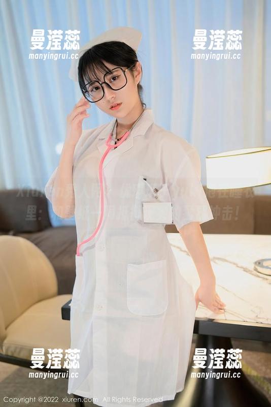 Xiuren秀人网 - 优琪琪子yuki泡在睡衣里：和壁纸一同抵御现实的猛烈冲击！