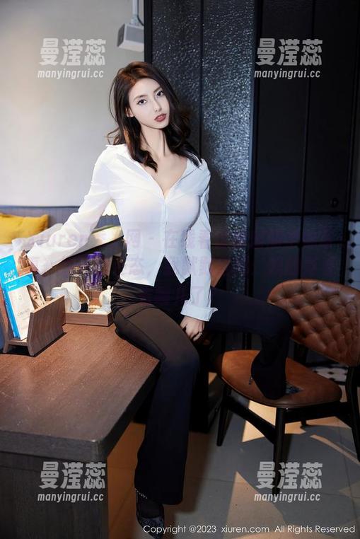 Xiuren秀人网 - 在线看区静瑶的学妹写真，细腻的姿态，我默默自问：我的青春去哪儿了？