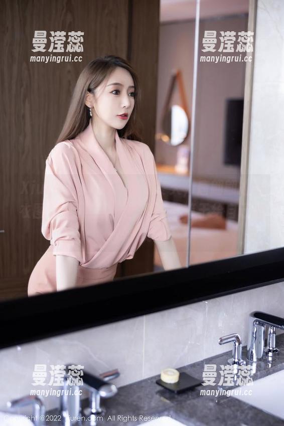 Xiuren秀人网 - 这个冬天，唐翩翩的毛衣图包够了，不买是不是就等于给自己的冷失分？