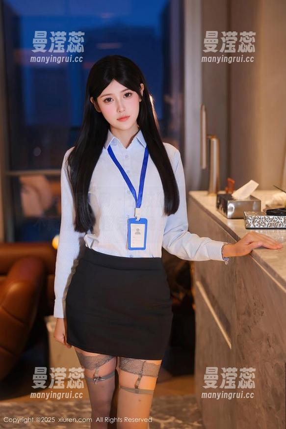 Xiuren秀人网 - 这校服，大琪琪Emily不藏私，原图完全免费，你还等啥！