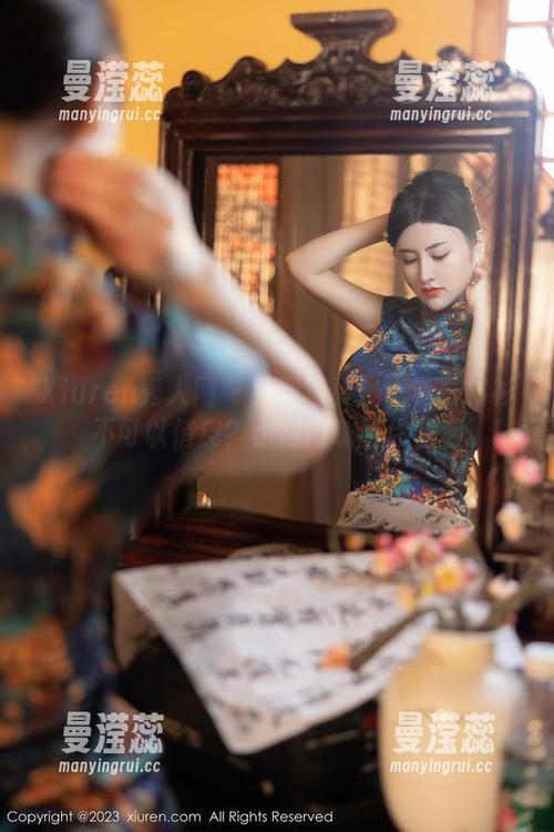 Xiuren秀人网 - 免费写真！谁说白衬衫不可以俏皮？小肉肉咪给你答案