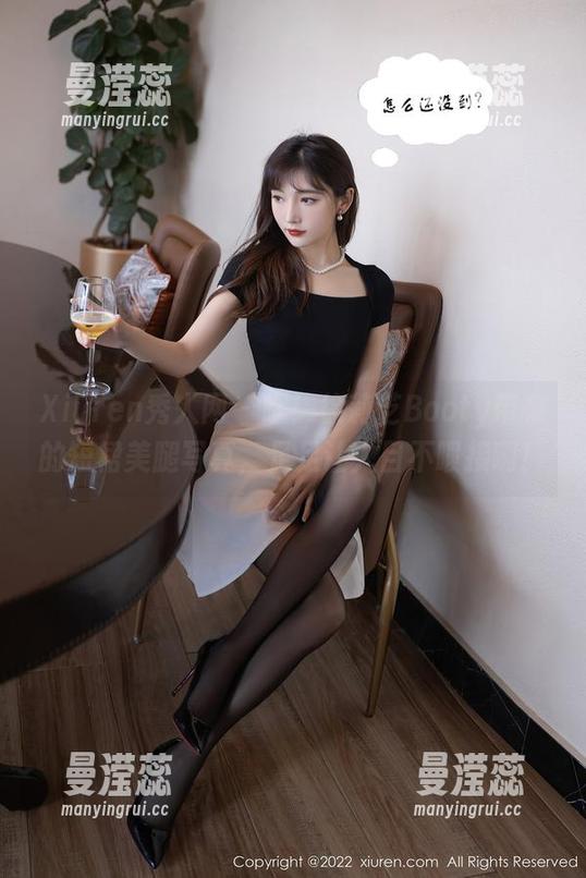Xiuren秀人网 - 嘿！徐莉芝Booty带来的短裙美腿写真，足足让人目不暇接啊！