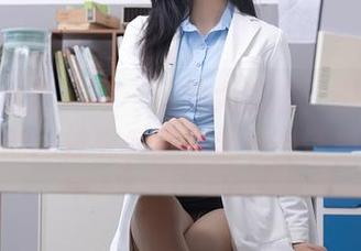 Xiuren秀人网 – 私拍大讨论：樱桃小阑子的网袜究竟能撑起多少话题？
