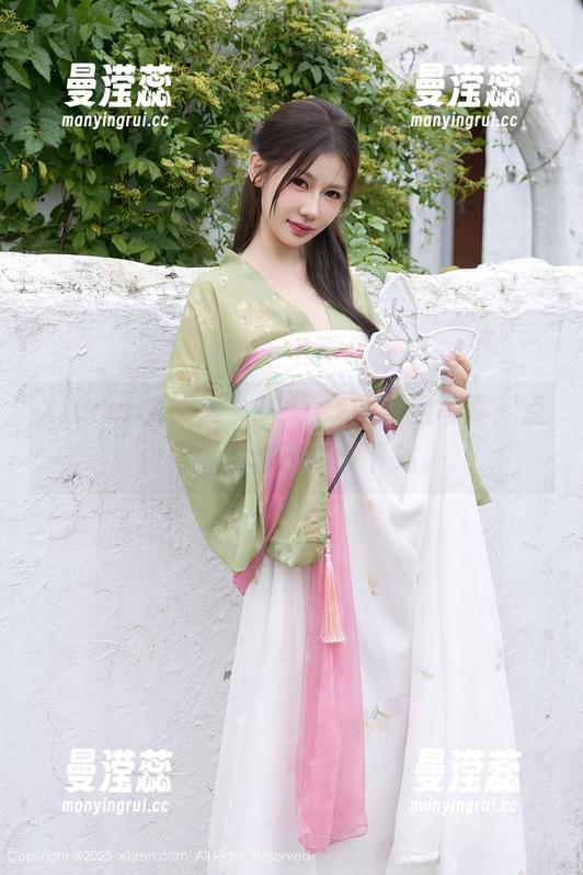 Xiuren秀人网 - 草莓zz的御姐写真，点进来再决定要不要下载。
