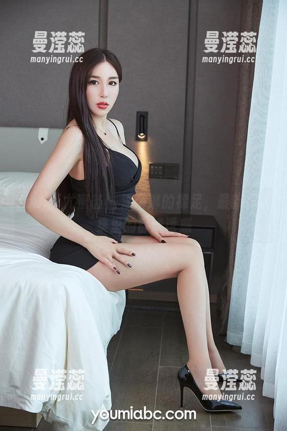 YouMi尤蜜荟 - 潘琳琳的裸足，最新作品集里的静谧诱惑