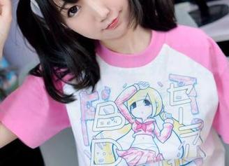 nagisa魔物喵的在线世界：女巫COS究竟藏了多少秘密？