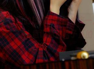 pans – 饭团的短裙：原图送来一波‘真香’警报！有人意识到这裙子系的是什么吗？