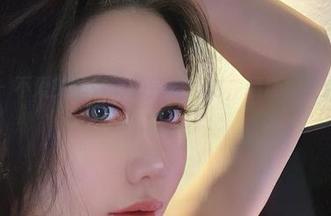 微密圈 – 不爱笑的赛琳的完美身材，精选得有点过火了呀！