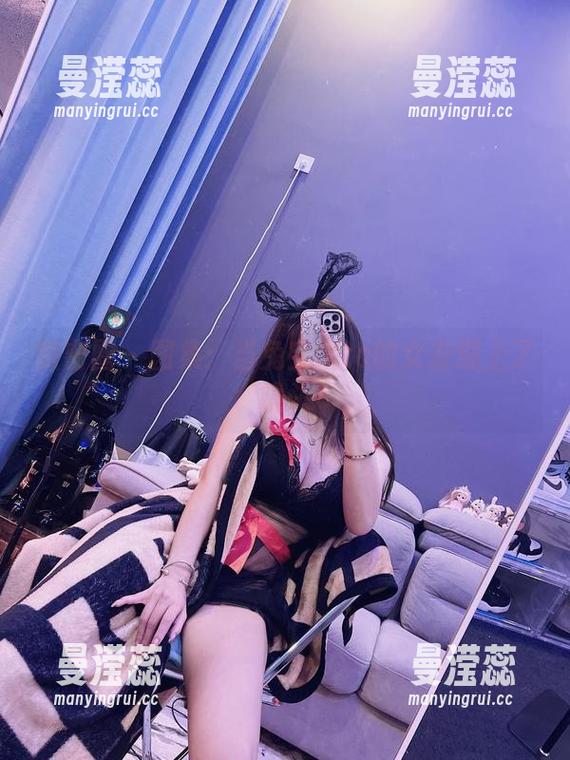 微密圈 - 图集：当兔宝妮to的女友遇上了镜头