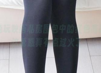 来看兔玩映画私房图包中的红色高跟鞋，这诱惑真有点过火了…