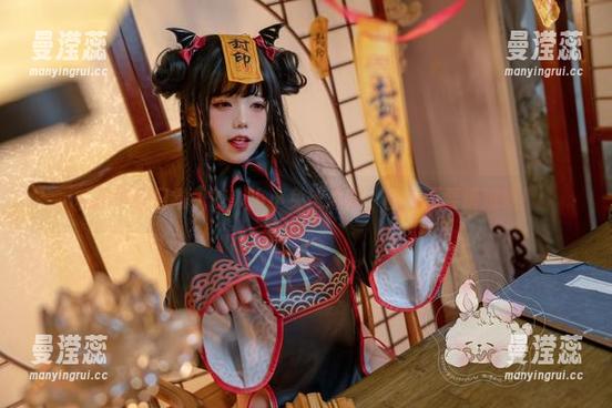 私拍泳装日常，咬人小小兔玩心机，图包不要错过哦！