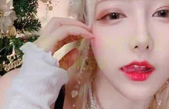 啾小妍Deer图包分享：办公室不止是工作的地方啊