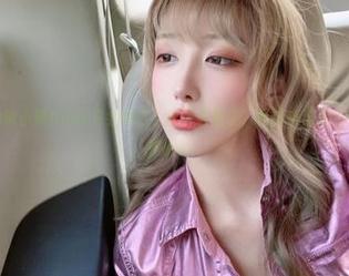 如果你以为啾小妍Deer只会纯白，那你就错了，图库精选里每个画面都在撒娇呢！