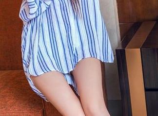 头条女神 – 梁芮溪的写真精选，腿部幽幽闪耀，怎能不让人上头呢