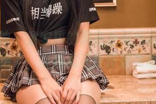 头条女神 – 童安琪的黑色系列原图合集，这搭配绝了，让我忍不住怀疑我的审美。