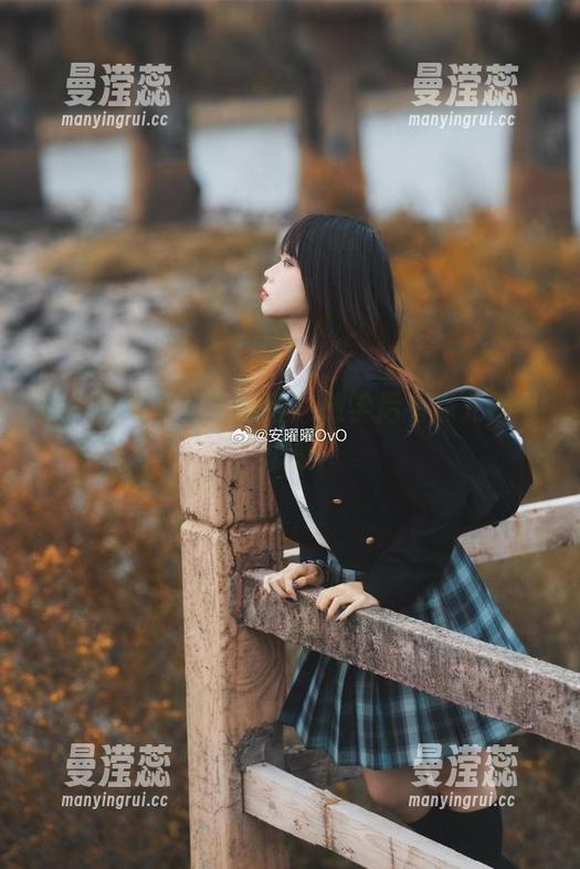 照片转角遇见安曜曜，放学后有点儿不可思议