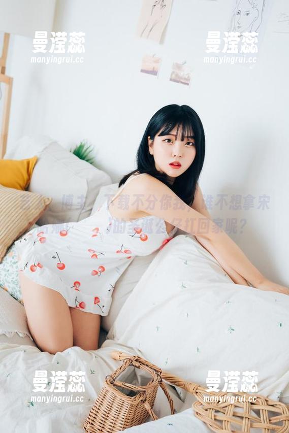 艺人、博主，下载不分你我，谁不想拿宋哈娜(송하나)的圣诞公仔扛回家呢？