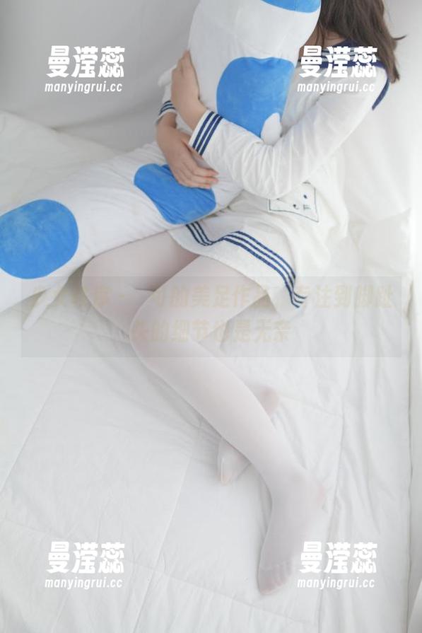 少女秩序-晞可 少女秩序 - 晞可的美足作品,专注到脚趾头的细节也是无奈