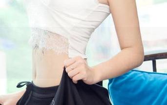 尤果网 – 资源到手！诗朵雅学姐来也，快来看她是不是新一代的校园女神？