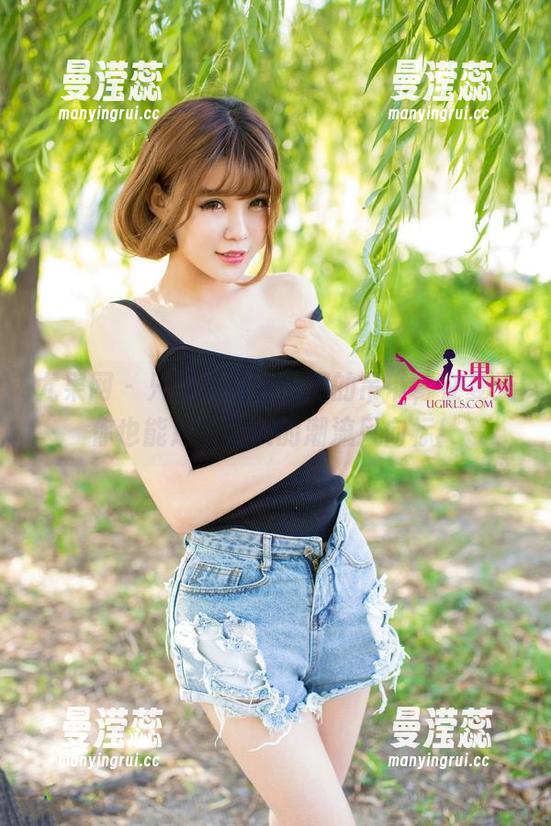尤果网 - 只要下载金子熙的吊带，在夏天你也能成为街头的潮流风向标！