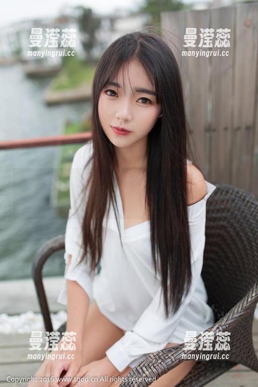 推女神 - 美图里的颜美汐，就和那双棉袜一样，软乎乎的，真舒服！