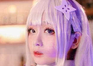 日奈娇的美图，柊舞缇娜JK，轻松的姿态让我觉得每次看都像在做一场小旅行，非常自在。