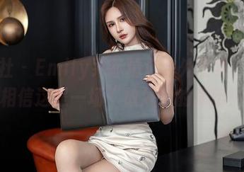 星颜社 – Emily尹菲精选户外图集，谁能相信这是一场“放风”的演出！