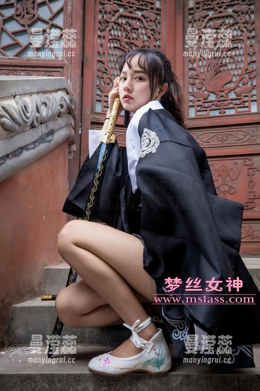 梦丝女神 - 海边写真：刘诺与棕榈树的亲密接触，像极了我与冰淇淋的缘分