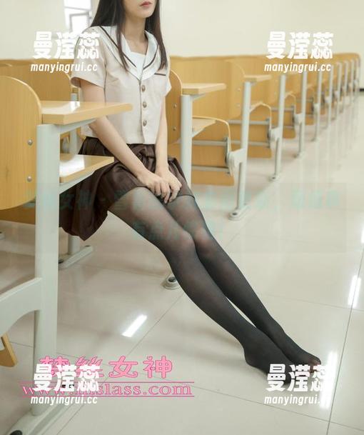 梦丝女神 - 雪馨的学妹套图更新，颜值真有点儿惊艳！
