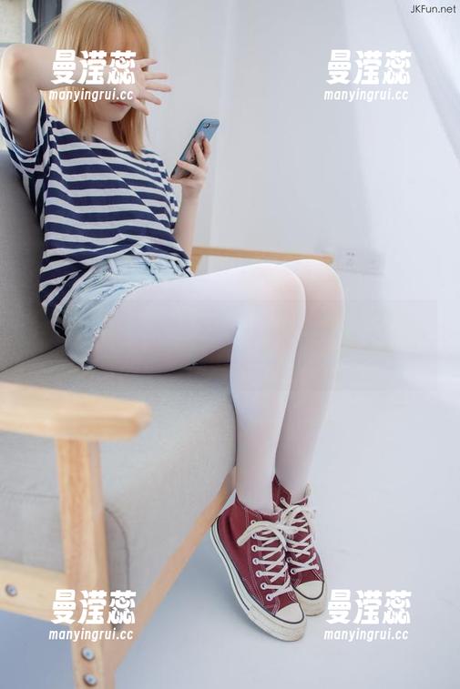 森萝财团的黑丝网袜免女郎，光影之中无圣光，模糊了道德的边界。