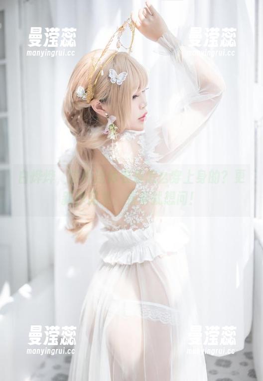 白烨烨，这件连体衣是怎么穿上身的？更新作品集，看着就想问！