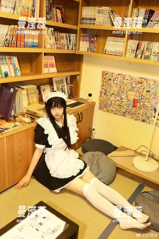 你还记得那张白莉爱吃巧克力的霞沢美游套图吗？快来追忆一下吧。