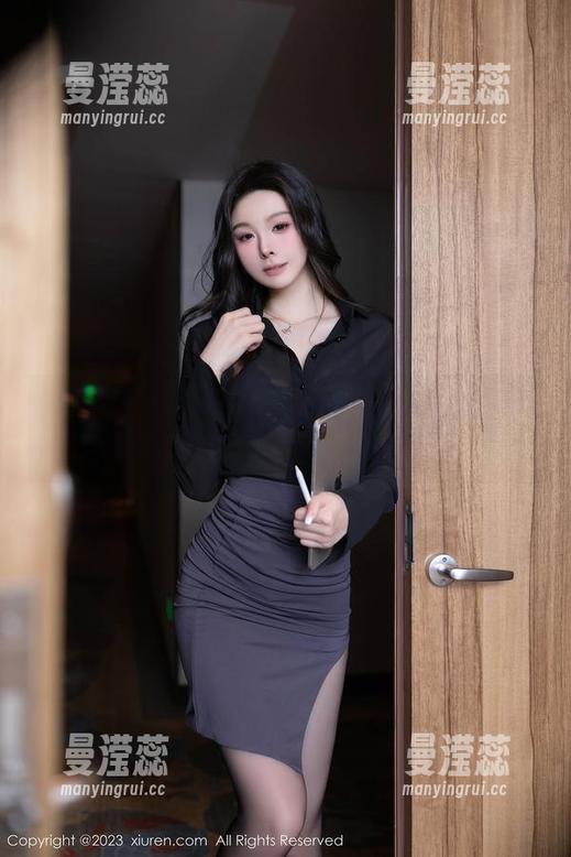 秀人网 - 看着tina_甜仔的高跟鞋，高清图包下不禁想到：我也想试试这走姿！