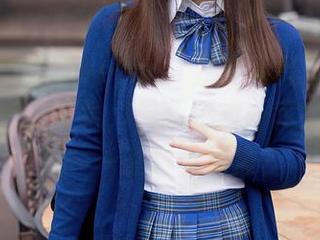 秀人网 – 这次vetiver嘉宝贝儿的制服作品集不走寻常路，最新拍摄一定会让你感叹——谁需要标准？