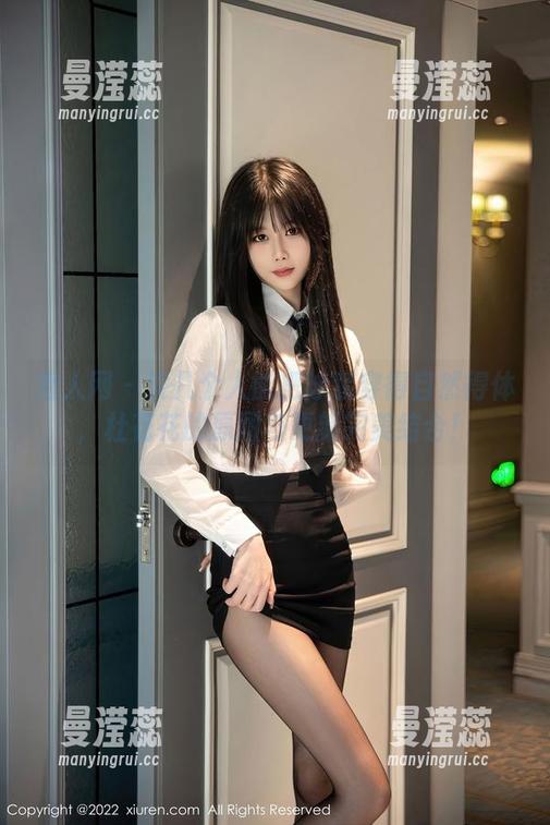 秀人网 - 没几个人能把泳装穿得自然得体，杜花花的原图与更新完美结合！