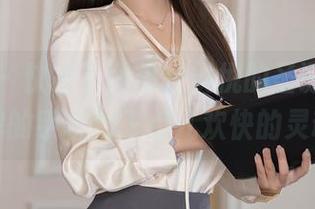 秀人网 – 快来下载模特悦悦的圣诞写真，为你的手机加入点儿欢快的灵魂！