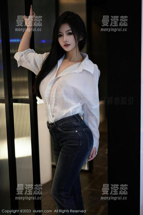 秀人网 - 看萌白酱的写真，牛仔裤也能引发这些小小的联想